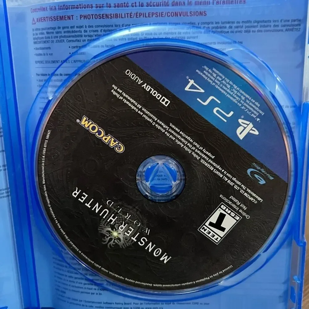 MONSTER Hunter World - (PS4, 2018) Playstation 4 Complete in box and tested